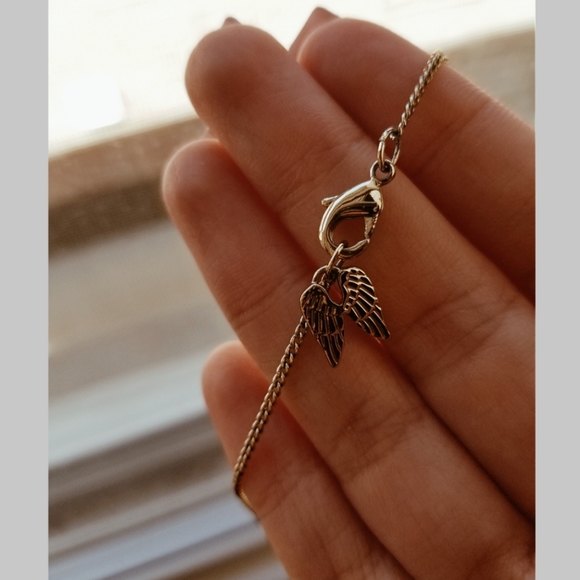 Victoria's Secret "Love Me" Gold Necklace - Picture 4 of 7